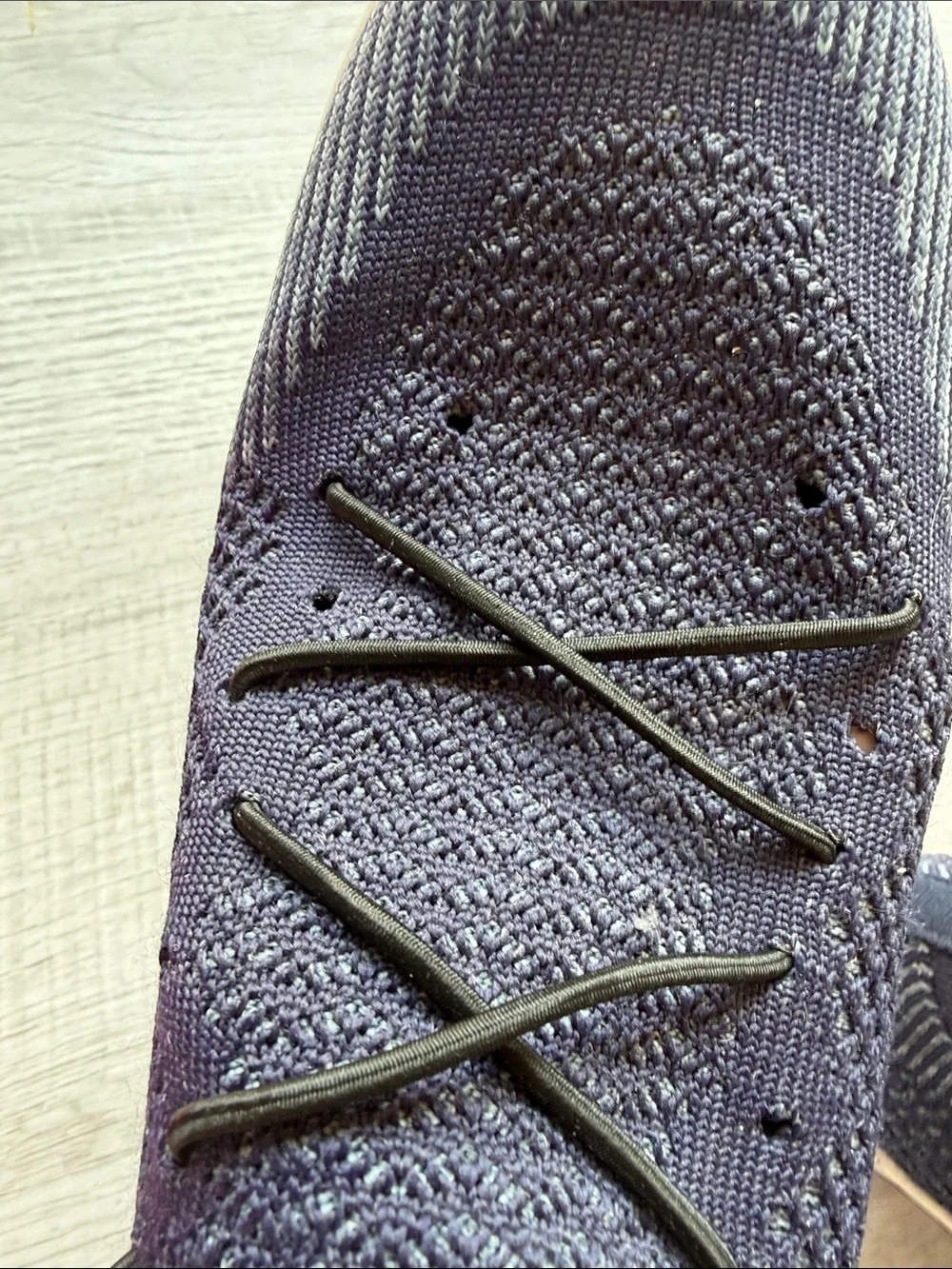 Native Men's Slip-On Knit Sneakers in Navy with Black Laces, Size 7.